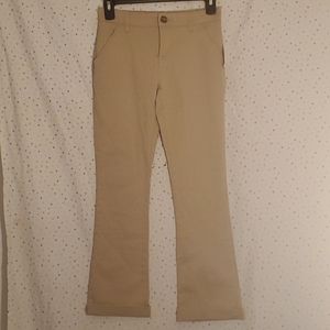New with tag! Old Navy girls khaki boot cut pants.